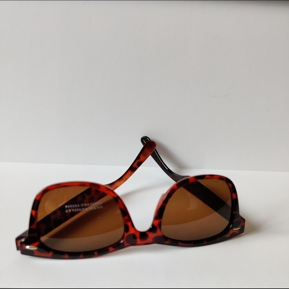 Sunglasses​​​​​​​​​​ - Picture 3 of 5